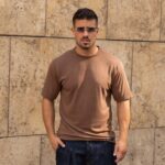 T-Shirt καφέ σε oversized γραμμή