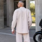 Σετ παντελόνι & πουκάμισο μπεζ suede σε άνετη γραμμή - Image 5