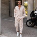 Σετ παντελόνι & πουκάμισο μπεζ suede σε άνετη γραμμή - Image 2