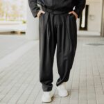 Σετ σακάκι μαύρο & παντελόνι σε άνετη γραμμή - Image 6