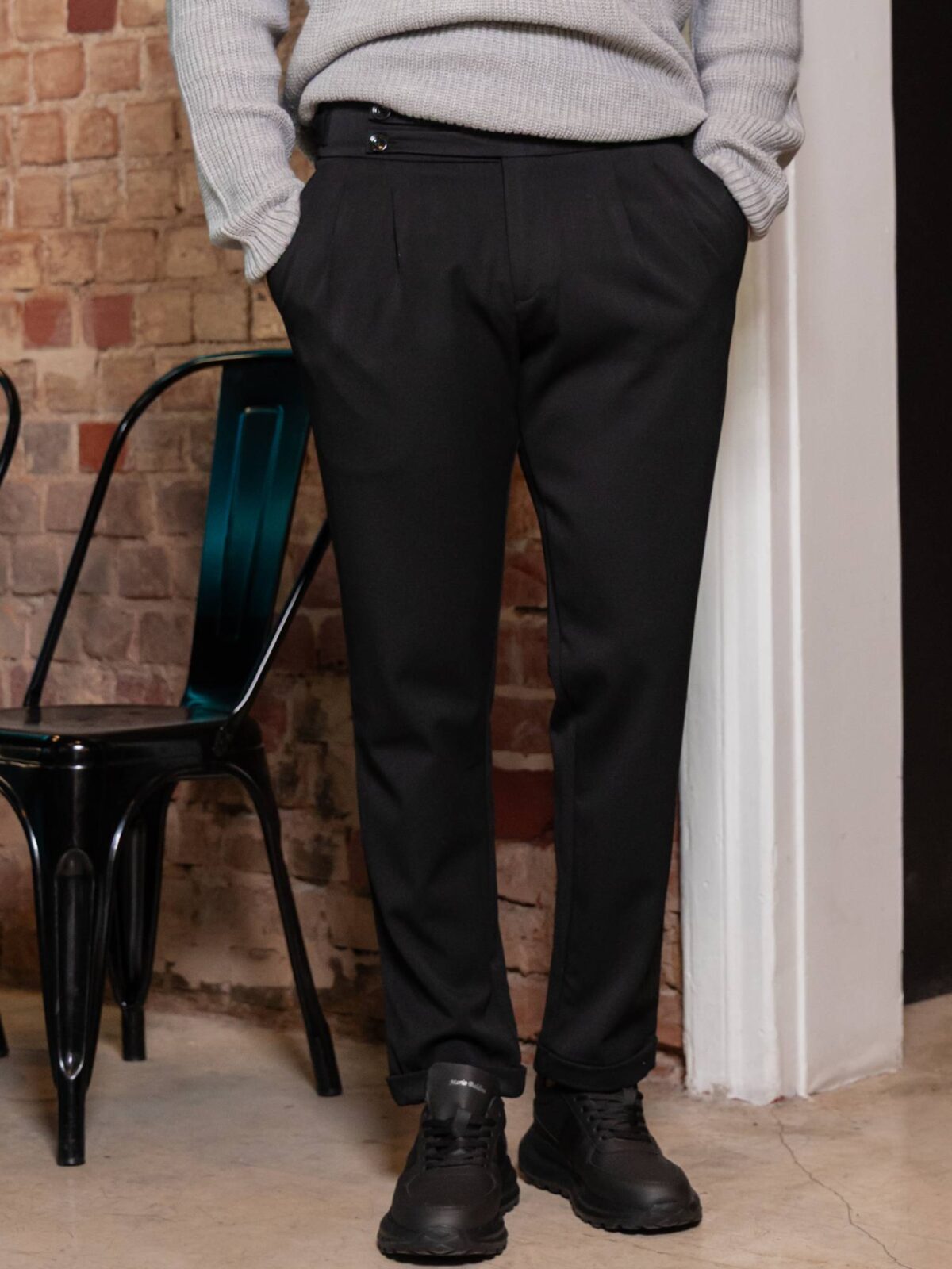 Παντελόνι μαύρο σε κανονική γραμμή