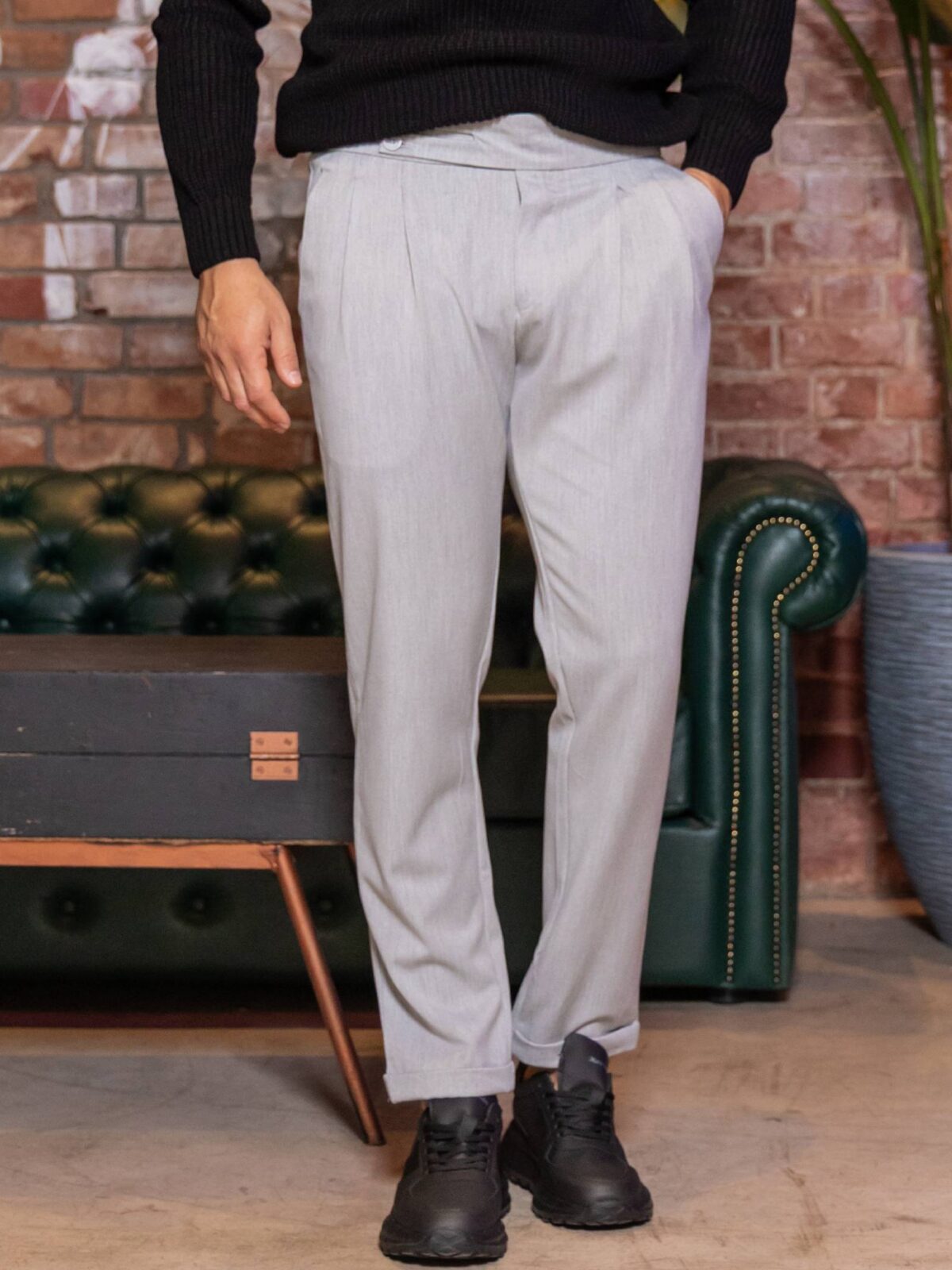 Παντελόνι γκρι σε κανονική γραμμή