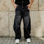 Τζιν baggy ξεβαμμένο σε oversized γραμμή