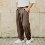 Παντελόνι καφέ baggy σε oversized γραμμή - Image 2