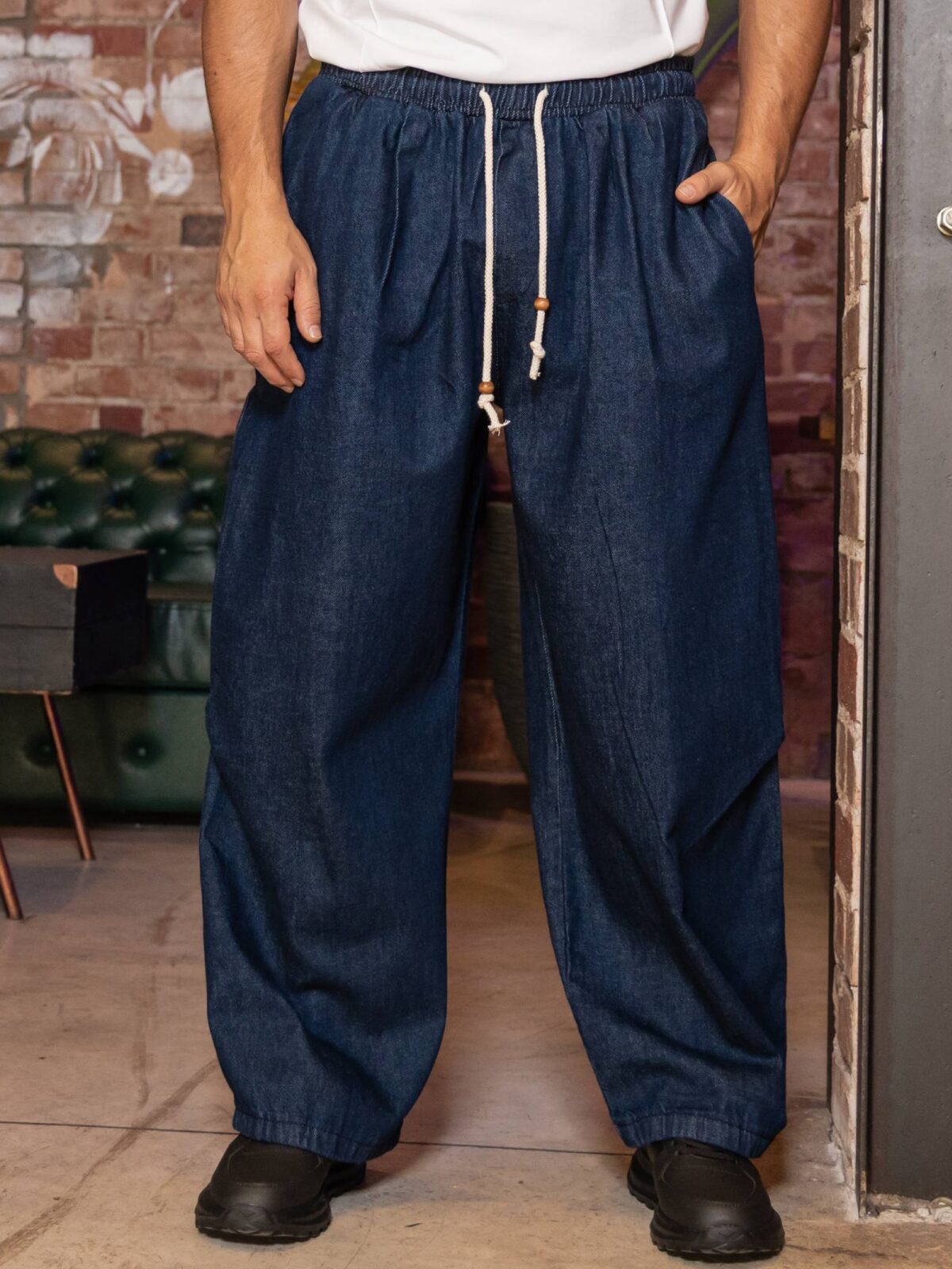 Τζιν μπλε baggy σε oversized γραμμή