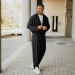 Σετ σακάκι μαύρο & παντελόνι σε άνετη γραμμή - Image 2