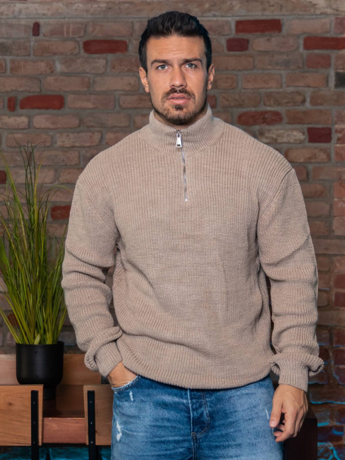 Μπλούζα πλεκτή μπεζ με φερμουάρ σε κανονική γραμμή