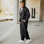 Σετ σακάκι μαύρο & παντελόνι σε άνετη γραμμή - Image 3
