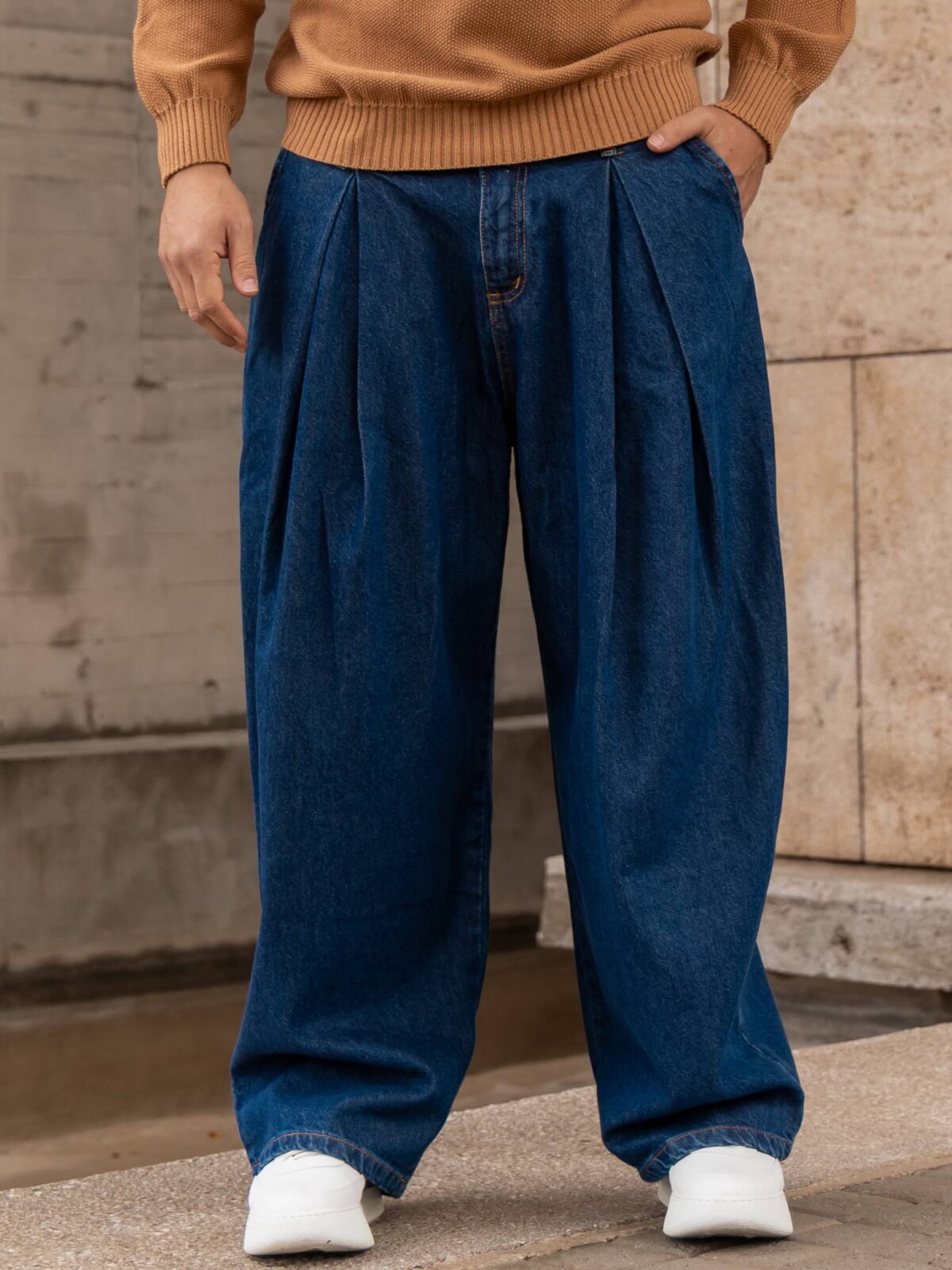 Τζιν μπλε baggy με πιέτες σε άνετη γραμμή