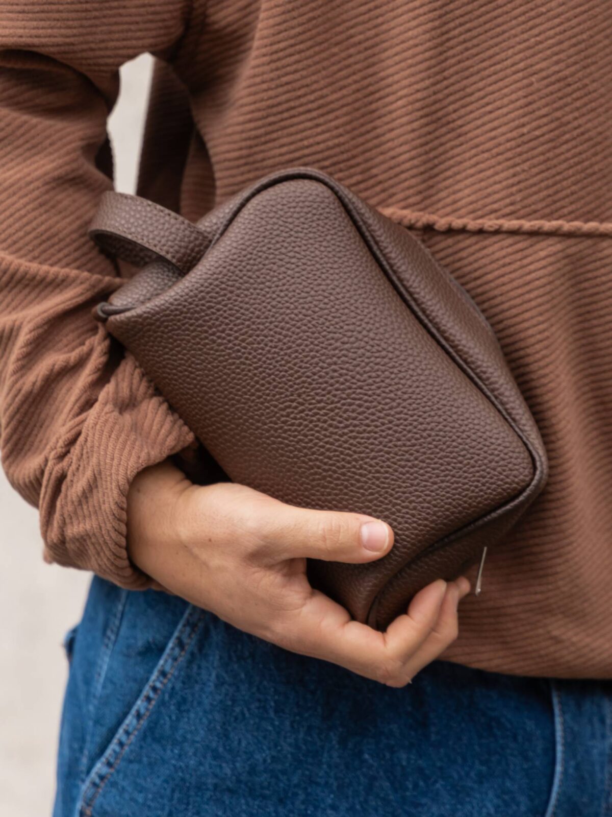 Τσαντάκι νεσεσέρ καφέ δερματίνη