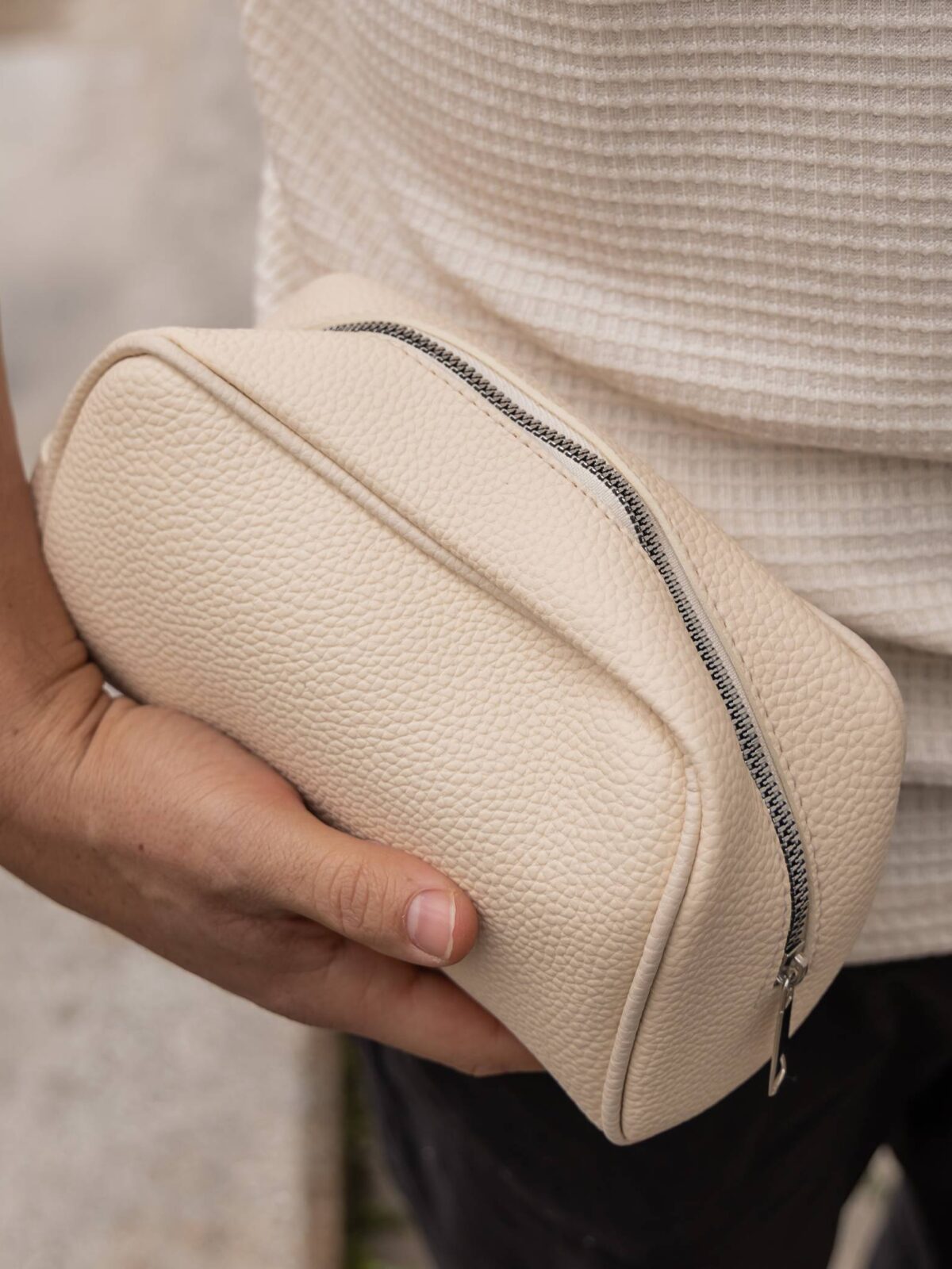 Τσαντάκι νεσεσέρ μπεζ δερματίνη