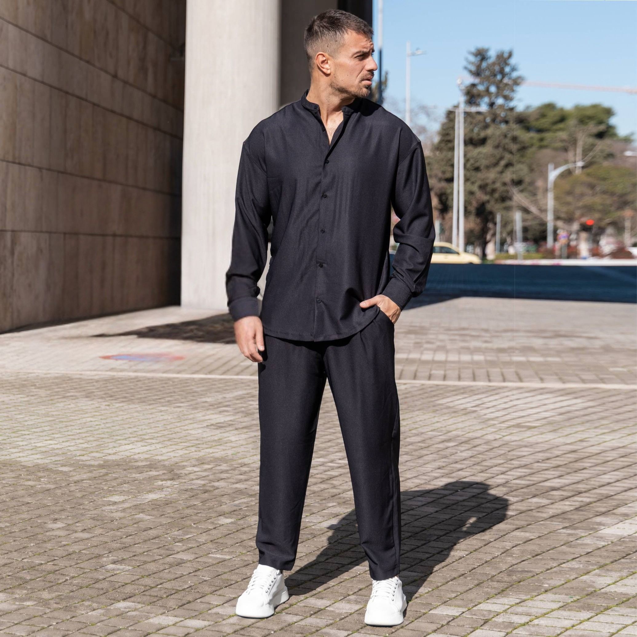 Ανώνυμο σχέδιο (7) Σετ μαύρο πουκάμισο μαο & παντελόνι σε oversized γραμμή - Image 1