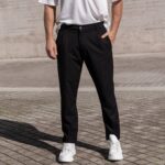 Παντελόνι μαύρο σε κανονική γραμμή