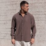 Πουκάμισο σοκολατί σε oversized γραμμή