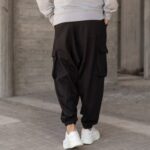 Φόρμα cargo μαύρη σε oversized γραμμή - Image 4