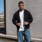 Ζακέτα bomber μαύρη σε oversized γραμμή - Image 2