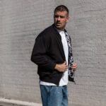 Ζακέτα bomber μαύρη σε oversized γραμμή - Image 3