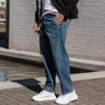 Τζιν με ίσια τσέπη και σκισίματα σε άνετη γραμμή - Image 4