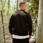 Φούτερ μαύρο με λαιμόκοψη σε oversized γραμμή - Image 4