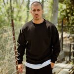 Φούτερ μαύρο με λαιμόκοψη σε oversized γραμμή
