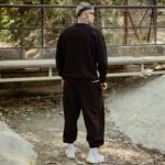 Σετ φούτερ μαύρο με λαιμόκοψη & baggy φόρμα σε oversized γραμμή - Image 4