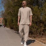 Σετ παντελόνι & T-shirt μπεζ σε oversized γραμμή