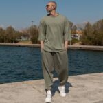 Σετ T-shirt & japaneese baggy φόρμα χακί σε oversized γραμμή - Image 2
