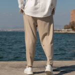 Παντελόνι μπεζ με πιέτες σε άνετη γραμμή - Image 4