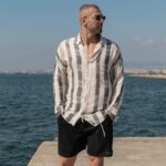 Set πουκάμισο με βερμούδα ριγέ σε άνετη γραμμή