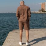 Set πουκάμισο με βερμούδα κεραμιδί σε άνετη γραμμή - Image 5