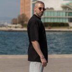 T-shirt μπλούζα μαύρη σε oversized γραμμή - Image 2