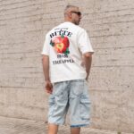 Apple in white - Image 3