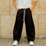 Παντελόνι baggy μαύρο σε oversized γραμμή