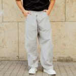 Παντελόνι baggy γκρι σε oversized γραμμή