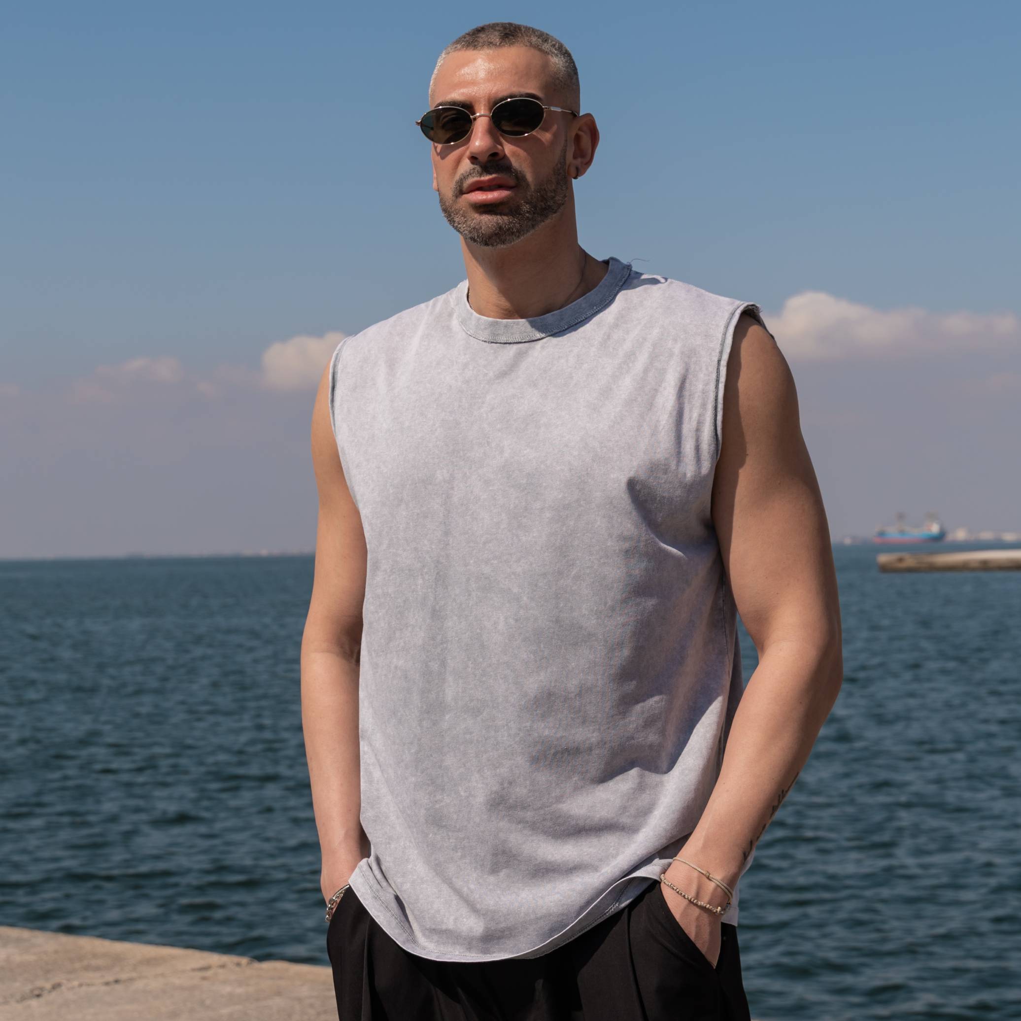 Νέο έργο (70) T-shirt αμάνικο πετροπλυμένο γκρι ανοιχτό σε άνετη γραμμή - Image 1