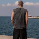 T-shirt αμάνικο πετροπλυμένο γκρι σε άνετη γραμμή - Image 4