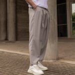 Παντελόνι γκρι με πιέτες σε άνετη γραμμή - Image 3