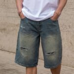 Βερμούδα τζιν baggy με σκίσιμο σε oversized γραμμή