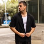 Πουκάμισο πλεκτό μαύρο κοντομάνικο σε oversized γραμμή - Image 2