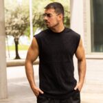 Αμάνικο πλεκτό σε μαύρο - Image 2