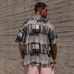 Πουκάμισο κοντομάνικο ασπρόμαυρο σε oversized γραμμή - Image 3
