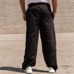 Φόρμα  μαύρη με κουμπιά baggy σε oversized γραμμή - Image 5