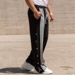 Φόρμα  μαύρη με κουμπιά baggy σε oversized γραμμή - Image 3