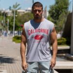 T-shirt αμάνικο γκρι σε oversized γραμμή - Image 2