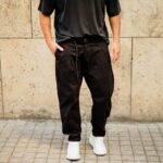 Παντελόνι μαύρο σε άνετη γραμμή