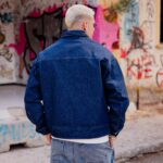 Jean bomber jacket μπλε σε oversized γραμμή - Image 4