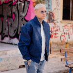 Jean bomber jacket μπλε σε oversized γραμμή - Image 2