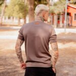 T-shirt μπλούζα καφέ με λάστιχο σε κανονική γραμμή - Image 3