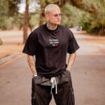 T-shirt μπλούζα red heart μαύρη σε oversized γραμμή - Image 4