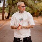 T-shirt μπλούζα red heart λευκή σε oversized γραμμή - Image 3